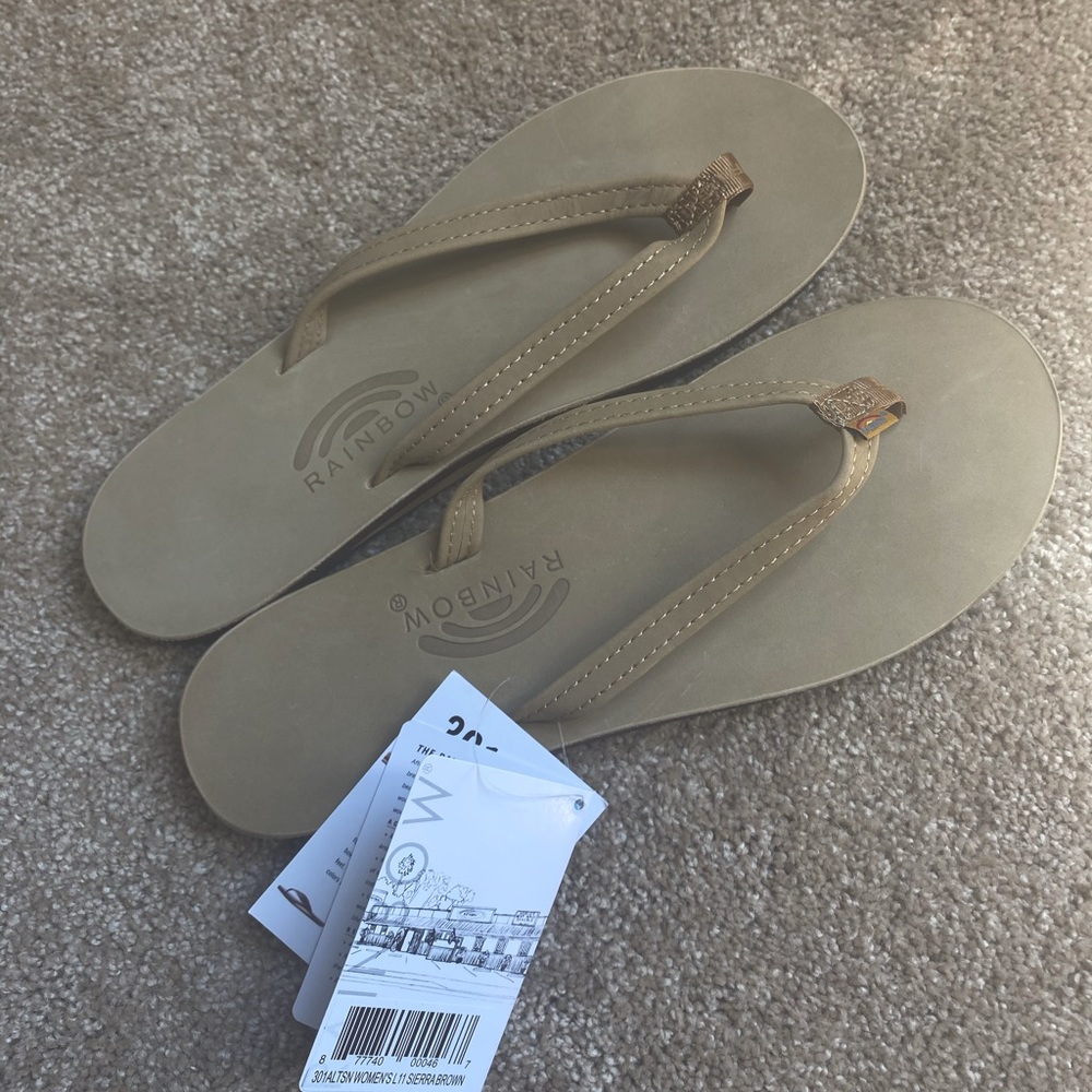 NWT Sierra Brown Rainbow Flip Flops
